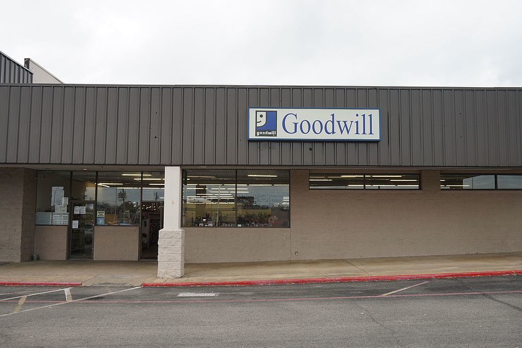 jobs for felons, company profile, Goodwill, retail, nonprofit