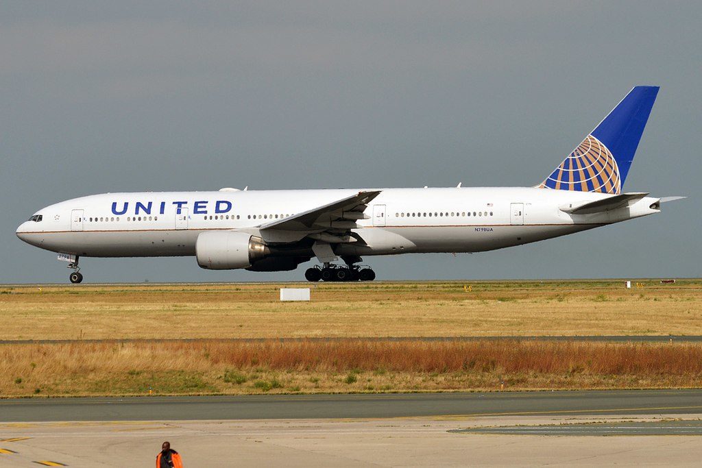 jobs for felons, company profile, United Airlines, airlines, transportation