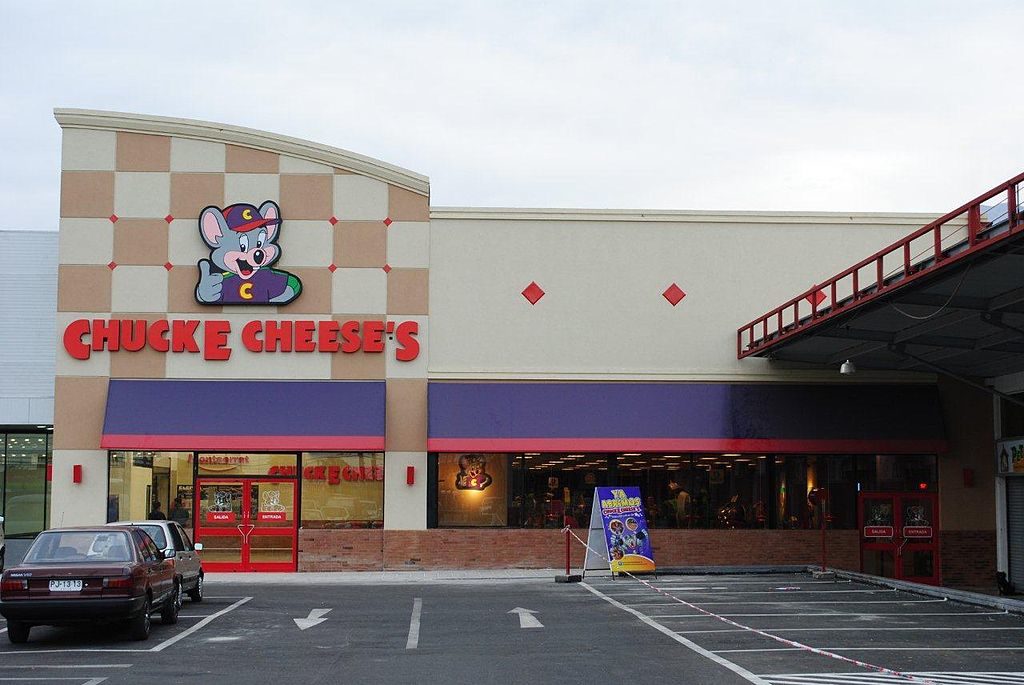 Does Chuck E Cheese's Hire Felons Like You and Me?